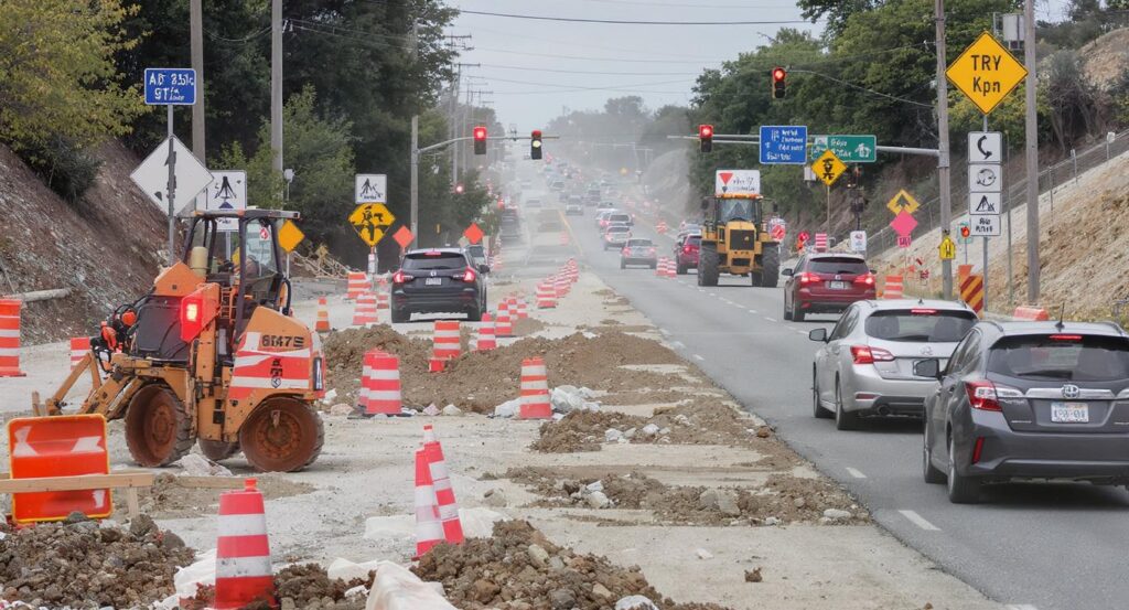 Ситуация на дорогах: пробки, ремонтные работы, аварийность и опасные участки - иллюстрация
